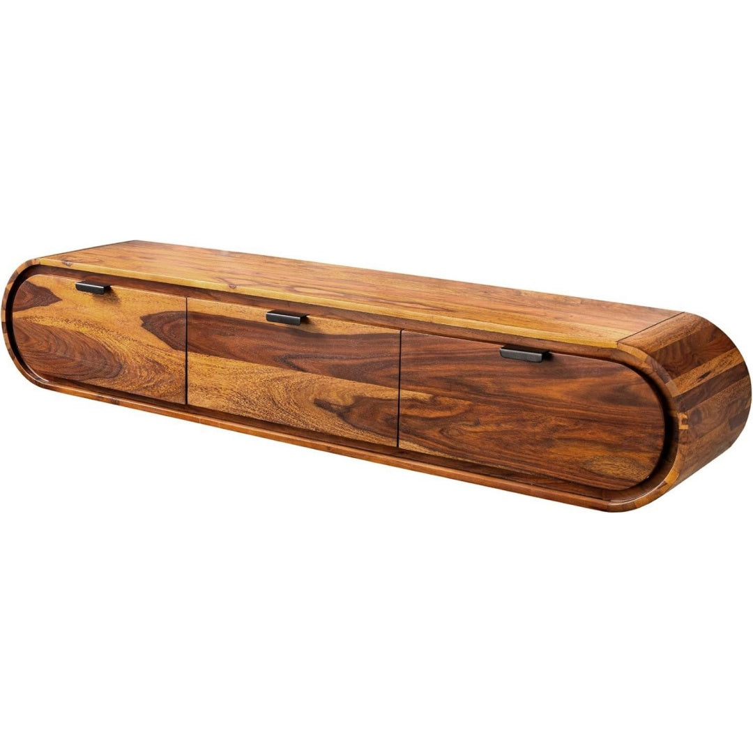 Ein gerundetes Holzboard mit lebhafter Maserung und dunklen Griffen