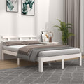 Das Bettgestell misst 200 x 200 cm in Weiss und Naturbraun