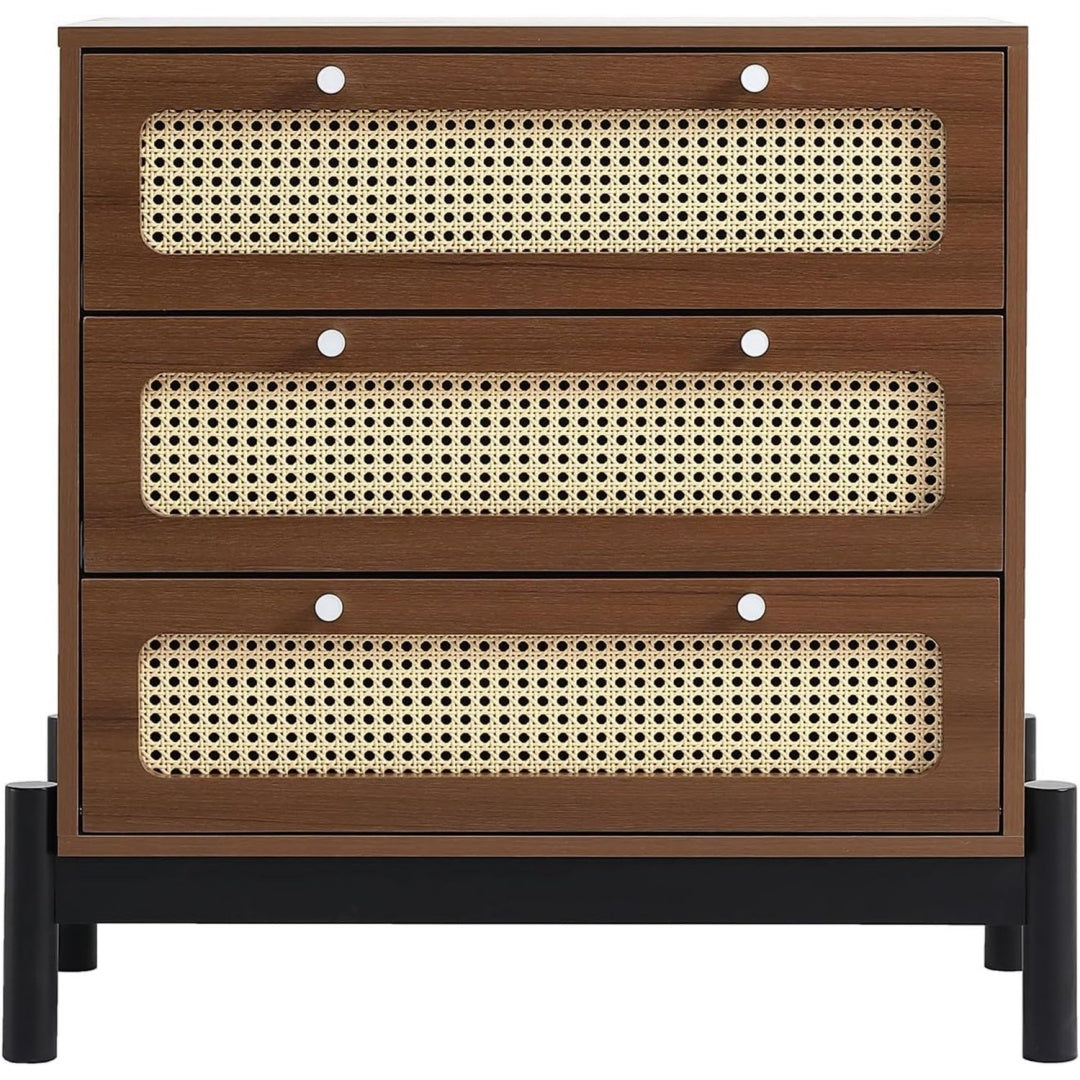 Flechtoptik praegt das Sideboard in Nussbaumbraun