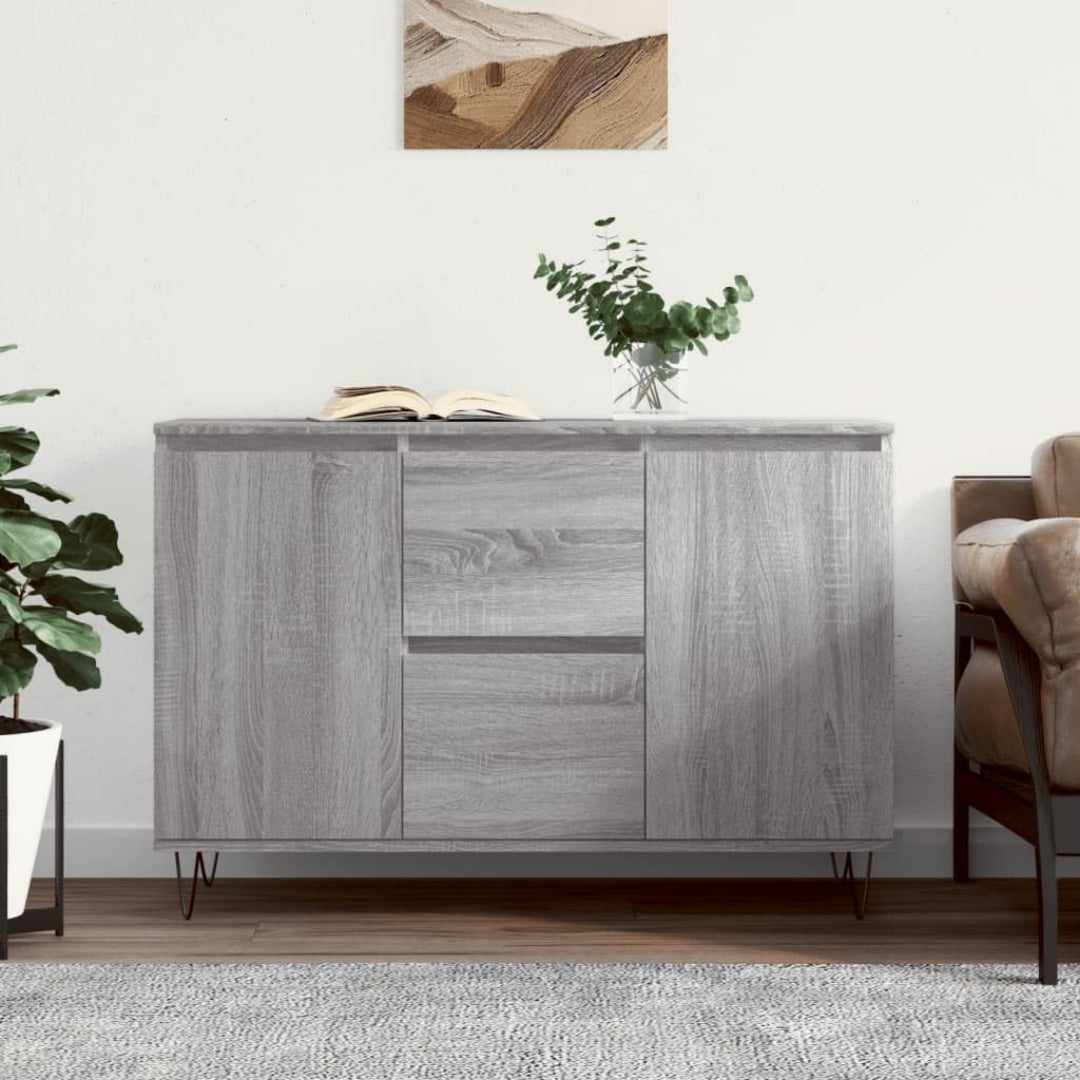 Das Sideboard misst 104 x 35 x 70 cm in Eichenbraun und Grau