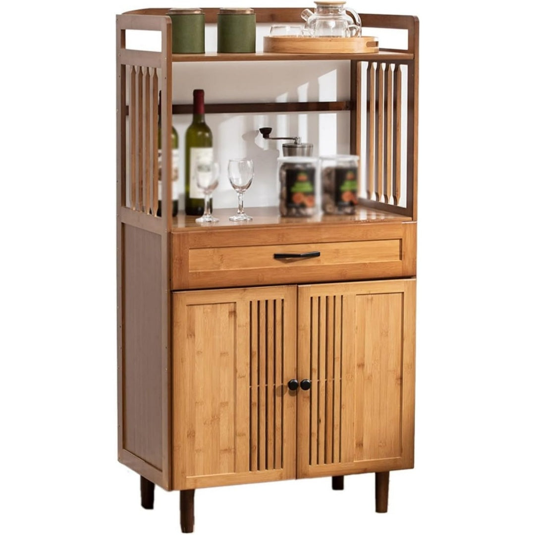 Das Sideboard nimmt mit 80 cm Gestalt an