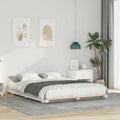 Das Bettgestell misst 140 x 220 cm