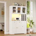 Sideboard verbindet LED Beleuchtung und goldfarbene Griffe