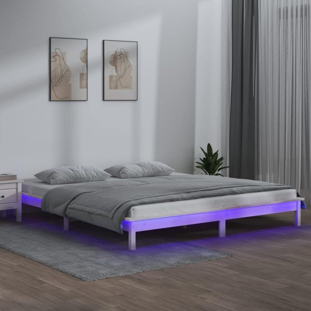Bettgestell in Weiss und Naturbraun mit LED Beleuchtung
